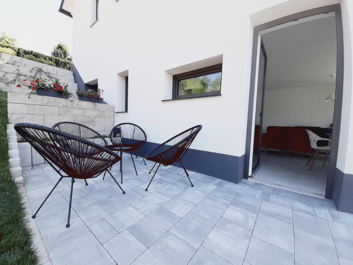 Green Bee Apartment Lesce  Kültér fotó